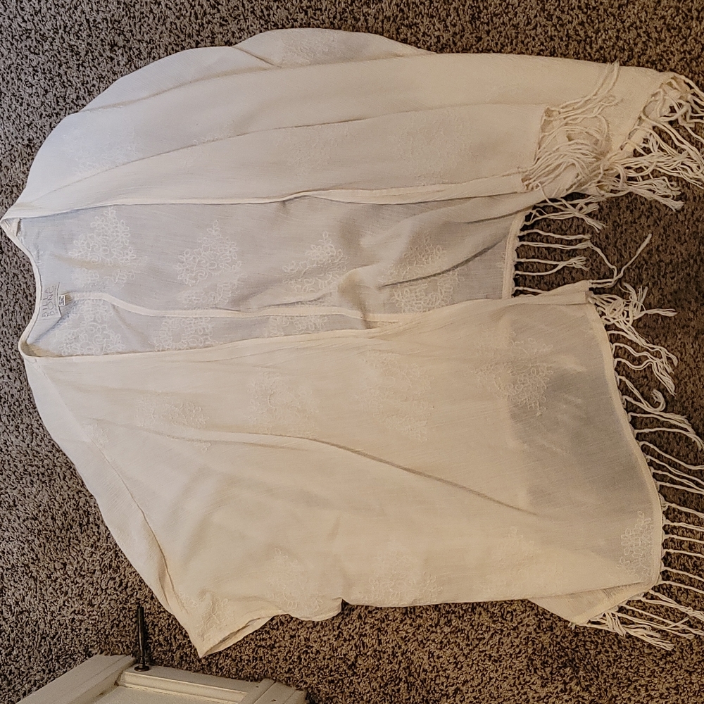 White Billabong shawl